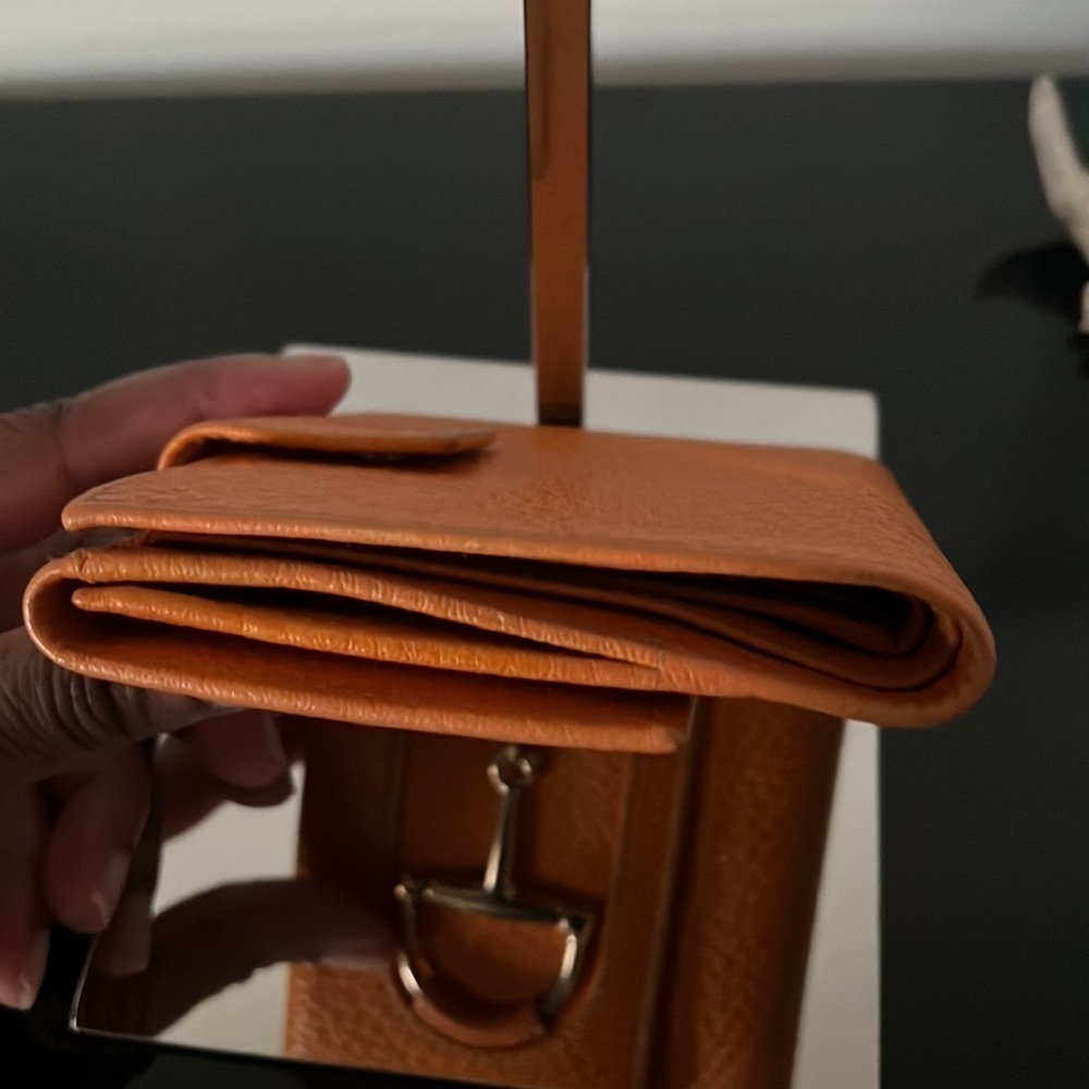 Authentic Gucci orange leather wallet - Picture 7 of 9